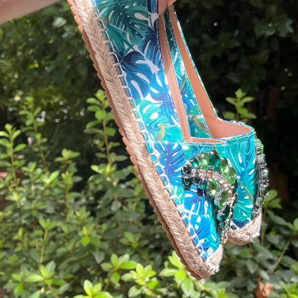 🆕 Lauren Lorraine Blue and Green embellished Espadrilles Size 7